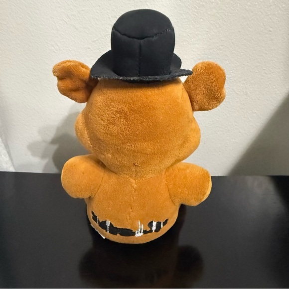 Five Nights at Freddy’s Funko 2016 Nightmare Freddy Plush - Picture 5 of 10